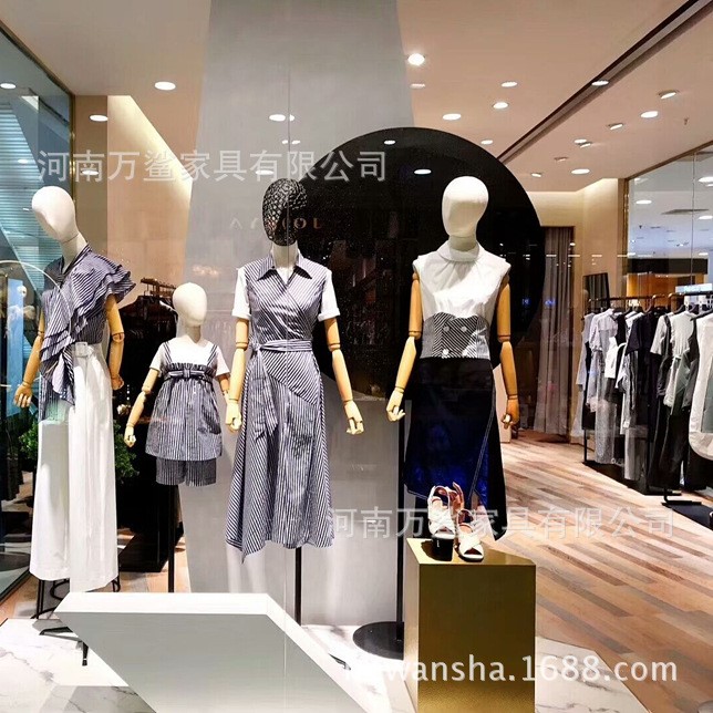 萬鯊服裝展示柜 柜臺展示架女裝運(yùn)動裝展柜定做 廠家直免費(fèi)設(shè)計(jì)