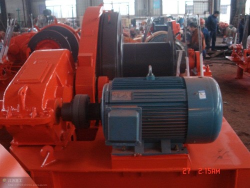 南通力威卷揚(yáng)機(jī)打樁機(jī)