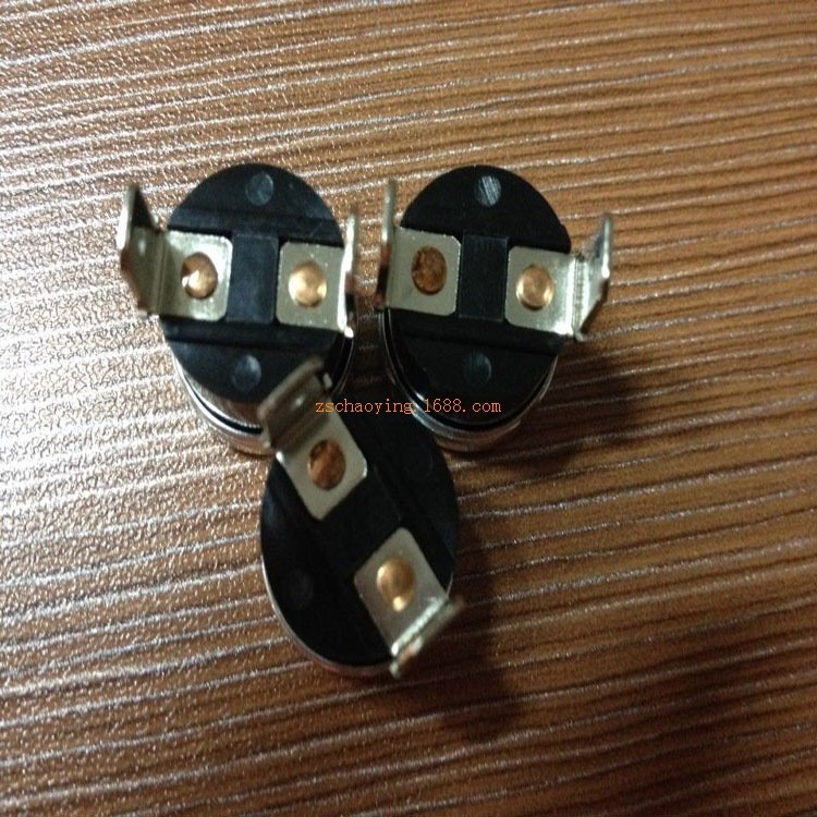 批發(fā)常閉100度金屬殼平角活動(dòng)環(huán)溫控器 固定環(huán)彎腳溫控開關(guān)