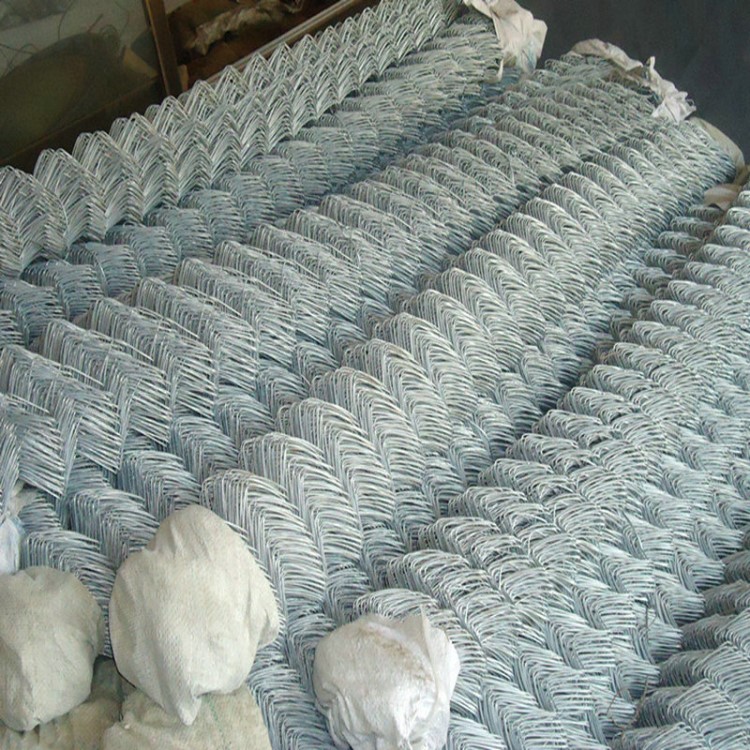 廠家直銷冷鍍鋅勾花網(wǎng) 體育場護(hù)欄網(wǎng) 球場勾花網(wǎng) 隔離網(wǎng)