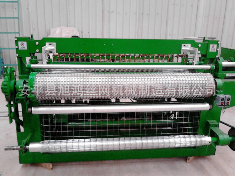 山東浸塑荷蘭網(wǎng)排焊機(jī)重型全自動(dòng)電焊網(wǎng)機(jī)（卷網(wǎng)）絲網(wǎng)機(jī)械