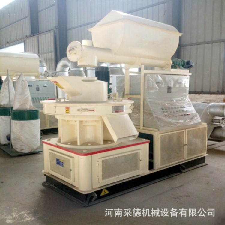 江蘇平模木屑擠壓機(jī) 小型稻殼顆粒機(jī) 生物質(zhì)鋸末制粒機(jī)