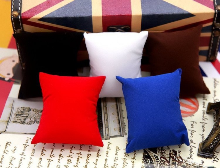 廠家定做 訂做PU皮 絨布手表盒 小枕頭 枕芯 絲綿枕包 手鏈枕