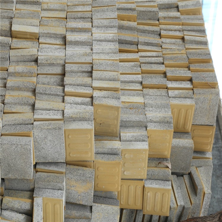 廠家直銷各種燒結盲道磚 鋪路磚 景觀園林磚 盲道磚歡迎選