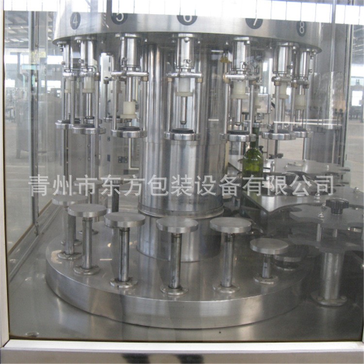 白酒灌裝封口設(shè)備 16頭 半自動3000瓶白酒灌裝機玻璃水生產(chǎn)設(shè)備