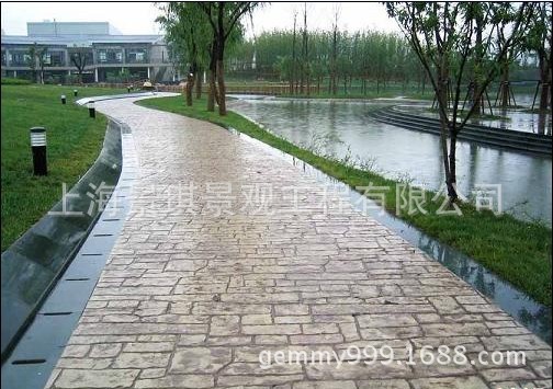 甘肅省張掖市增福苑小區(qū)彩色水泥壓印地面