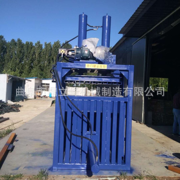 半自動(dòng)立式廢品打包機(jī)二手廢鐵壓塊機(jī)佛山地區(qū)30噸泡沫打包機(jī)廠家