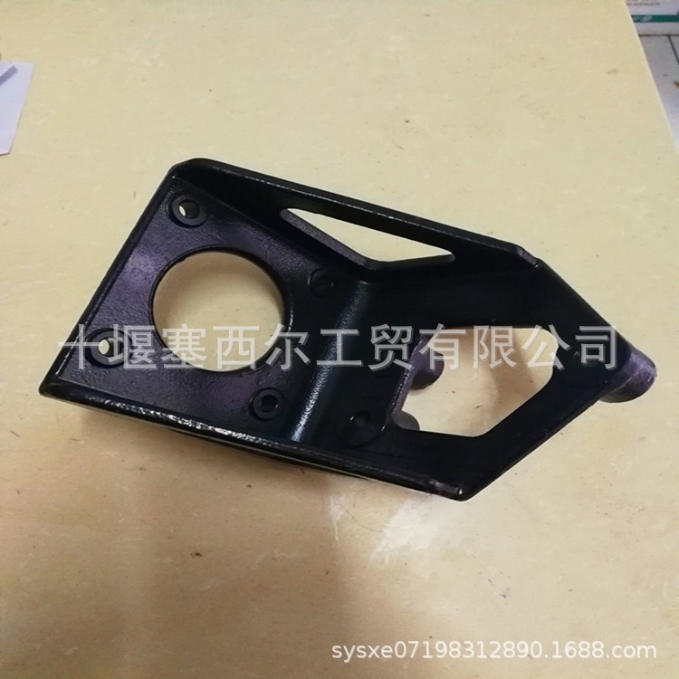 東風天錦汽車離合器助力器支架1608041-KJ200