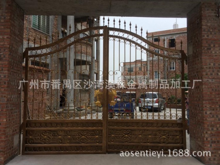 廠家定做歐式鐵藝門熱鍍鋅封板大鐵門新農(nóng)村別墅豪華大方大鐵門