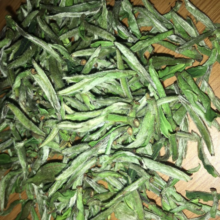 政和白茶批發(fā)供應(yīng)白牡丹明前頭采口感醇厚鮮爽支持訂單加工定制