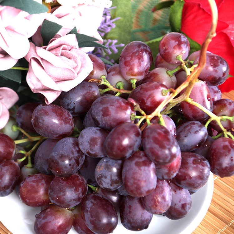 产地货源新疆葡萄现摘现发新鲜弗雷葡萄整箱葡萄批发