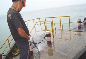 船舶修造，翻新除銹，海生物去除高壓水槍