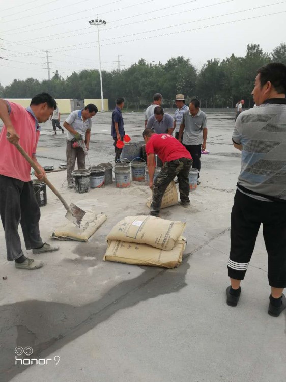 水泥（混凝土）道路的快速修補材料水泥路面的破損、蜂窩、麻面、