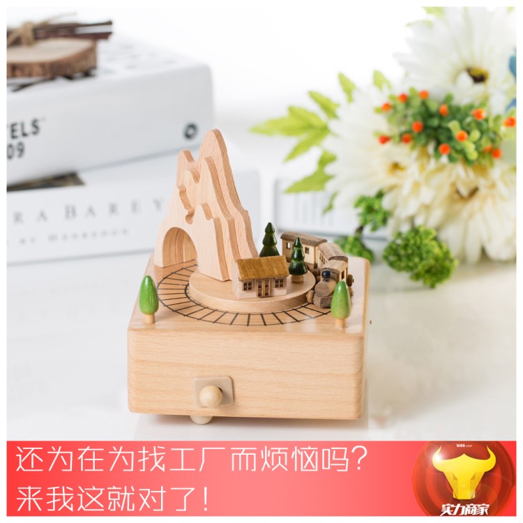 廠家直銷實木質(zhì)音樂盒 音樂鈴 八音盒 創(chuàng)意禮品  可定制 旋轉(zhuǎn)木馬