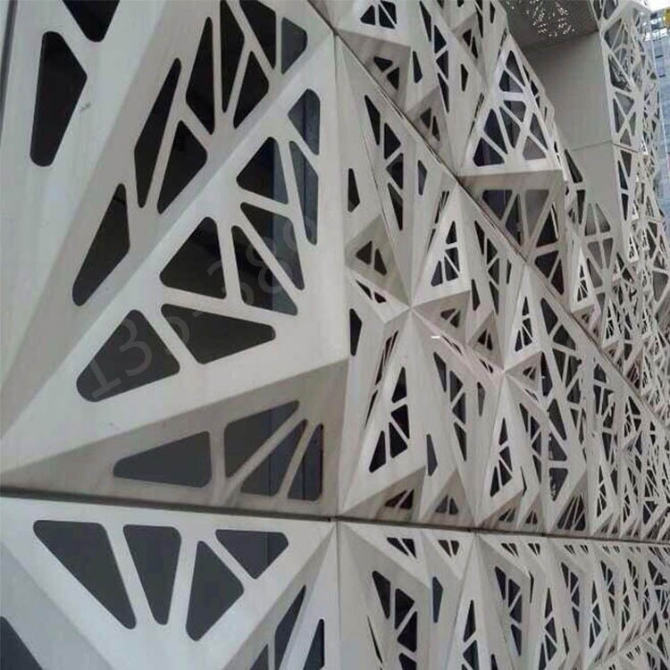 天津鏤空鋁板加工 穿孔屏風(fēng)打孔鋁單板 木紋氟碳烤漆鏤空鋁板