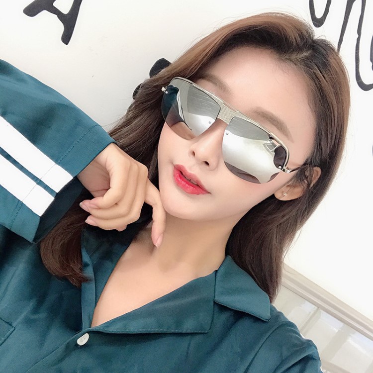 2019新款太陽(yáng)眼鏡女聯(lián)體網(wǎng)紅同款墨鏡女sunglasses廠家批發(fā)1129