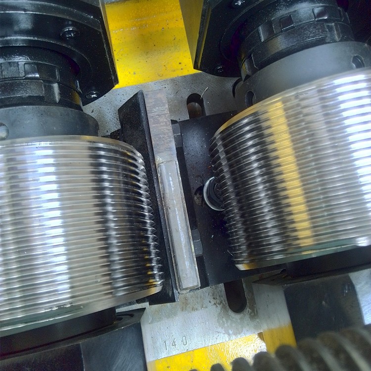 现货梯形滚牙轮 滚牙轮直纹 斜纹 网花纹滚丝轮滚牙机模具