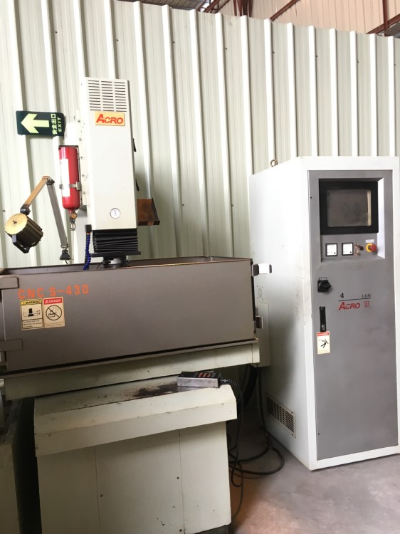 二手超微米CNC430火花机壹台二手台一系统320型火花机壹台尾款