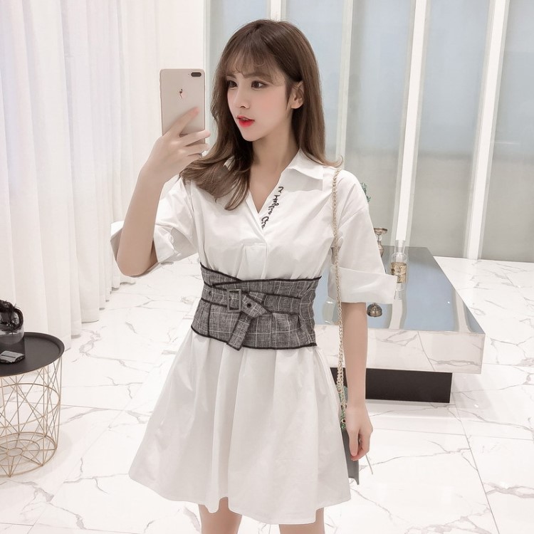 實拍折EP雅瑩 18夏新款女裝時尚喇叭袖性感V領小刺繡襯衫連衣裙