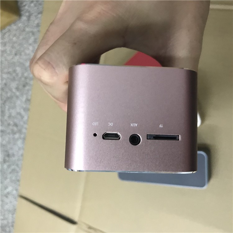 無線藍(lán)牙小音響金屬外殼戶外迷你雙鬧鐘音箱家用床頭鬧鐘重低音炮