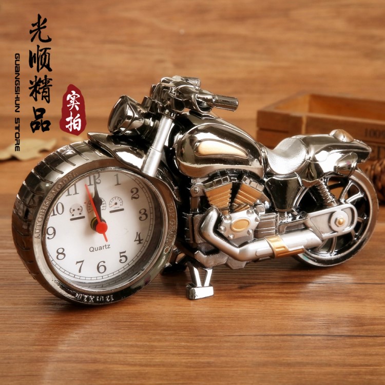 創意彩繪摩托車模型復古鬧鐘臥室臺鐘表客廳 車模擺件禮品批發