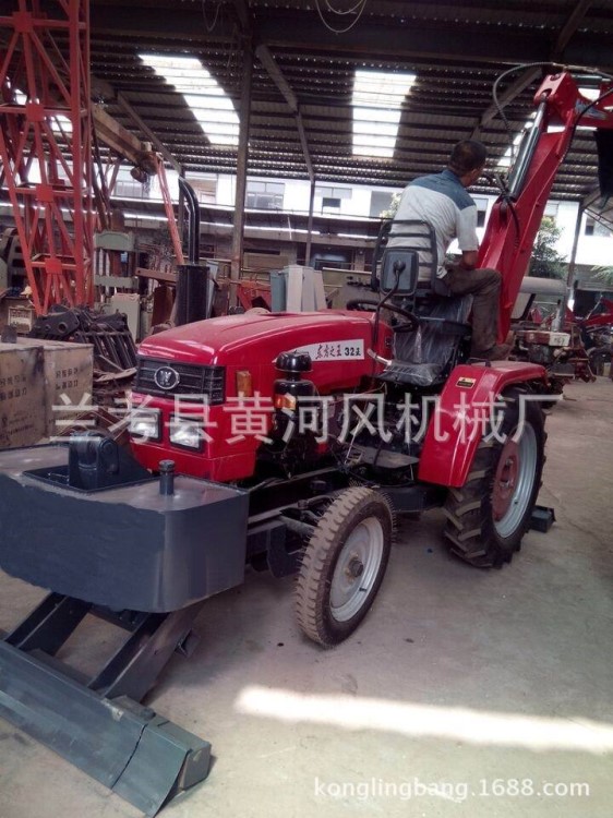 農用拖拉機改裝180&deg;挖掘機
