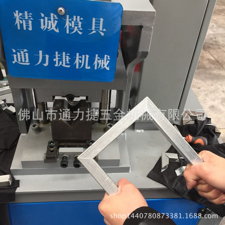鐵藝框架90度 鐵方管、鍍鋅方管切口折彎角度機(jī)