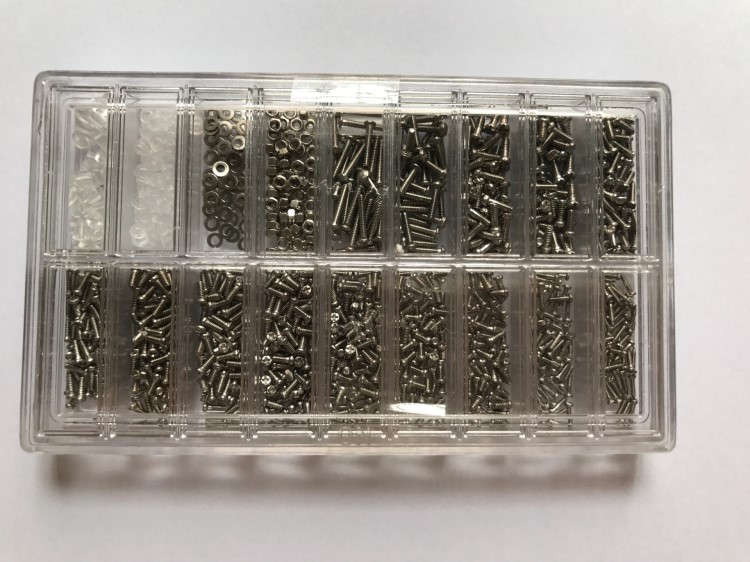 1000pcs,18格眼鏡螺絲套裝，眼鏡配件，太陽鏡維修配件