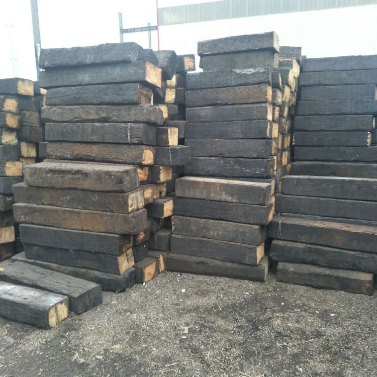 厂家直销铁路二手枕木 多规格铁路旧枕木 坚硬耐磨铁路旧枕木批发