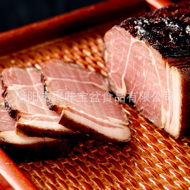 廠家供應(yīng)風(fēng)干前腿臘肉 自制柴火煙熏風(fēng)干肉 農(nóng)家手工制作前腿豬肉