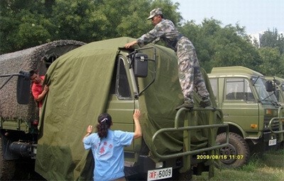 批發(fā)定做車用篷布帆布防雨水軍綠色汽卡車迷彩東風(fēng)