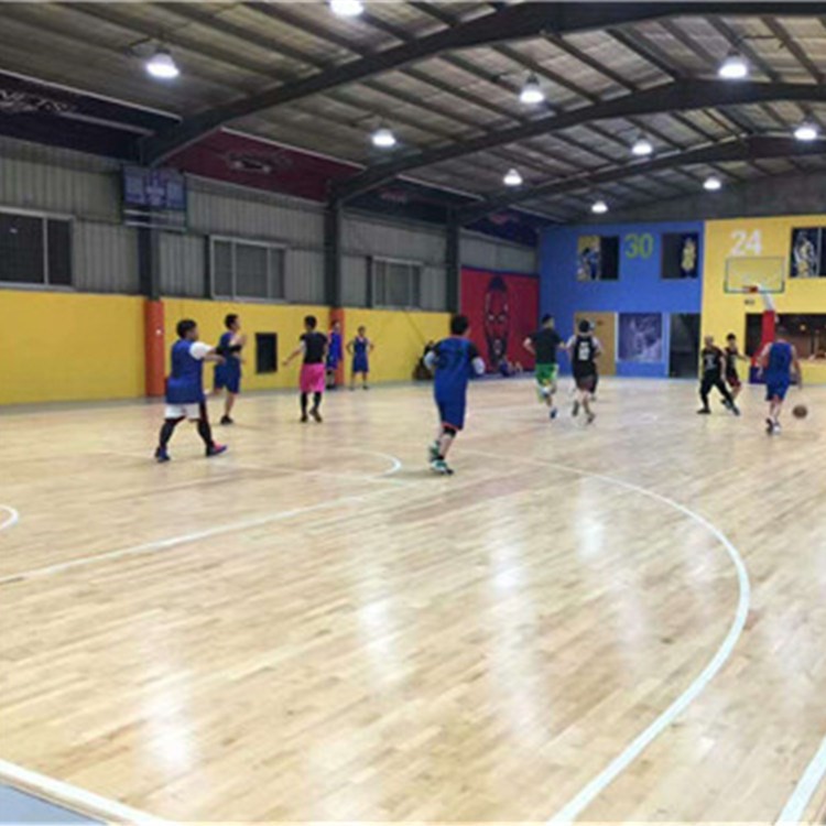 籃球館專用楓木地板 室內(nèi)楓木運(yùn)動(dòng)木地板廠家直銷