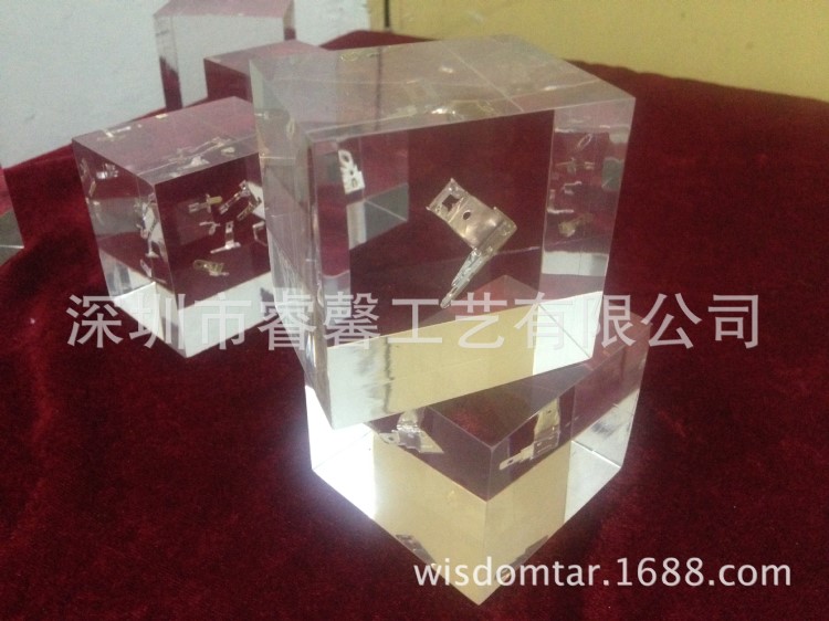 供應水晶膠鐘表零件類紀念品，透明樹脂五金飾品紀念品