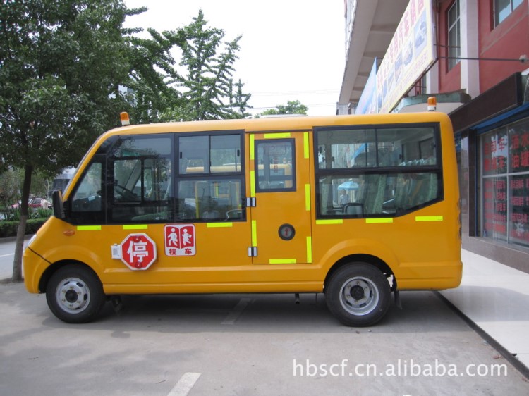 19座幼兒園校車價格 19座長頭（尖頭）小學生專用校車 校車廠家