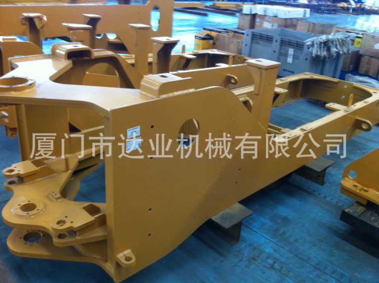 裝載機配件/龍工原廠配件/后車架