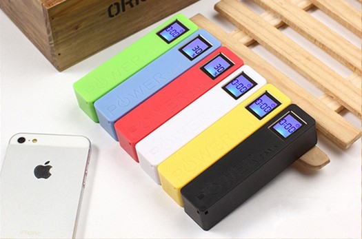 工廠直批 禮品移動電源 手機充電寶 帶顯示屏2600毫安 2200MAH
