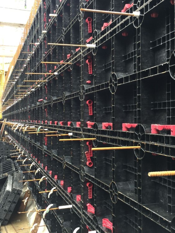TN-QT600x1800x80新型建筑塑料模板 PP塑料環(huán)保清水建筑用高強度