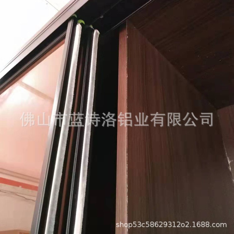 2019年新款全鋁合金衣柜廠家整板全鋁定制 現代簡約款 仿木紋款式