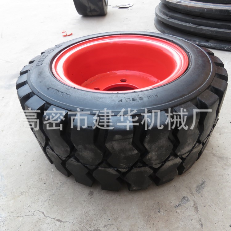高密建華機(jī)械廠現(xiàn)貨供應(yīng)輪胎重型卡車輪胎農(nóng)用輪胎掛車輪胎 批發(fā)