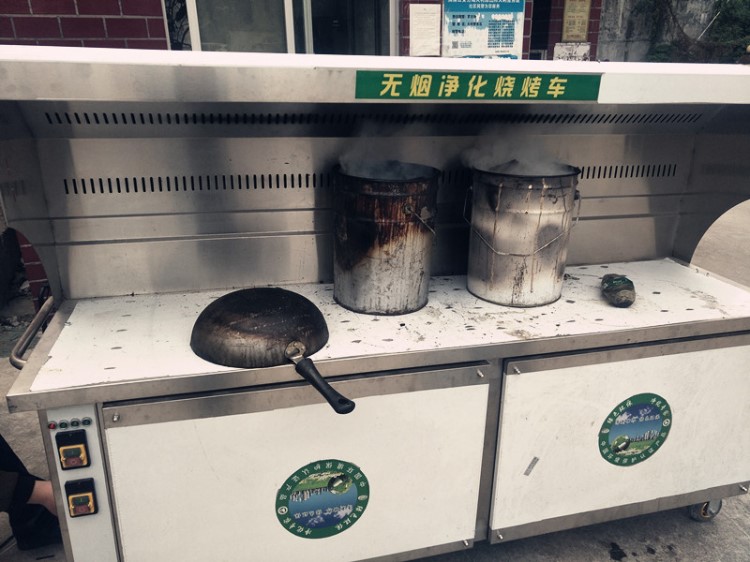 四川重慶無煙燒烤爐油煙凈化器價格|靜電式無煙燒烤廠家生產(chǎn)