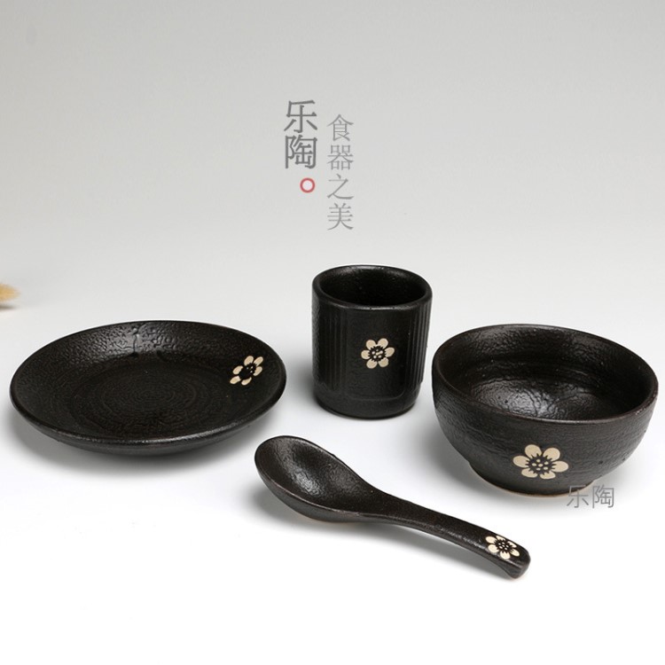 特色土陶餐具粗陶擺臺四件套廠家批發黑色飯店套裝水碗骨碟創意碗