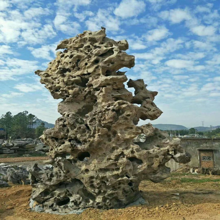 江蘇太湖石批發(fā)江蘇大型假山石園林石景觀石風(fēng)水石批發(fā)太湖石