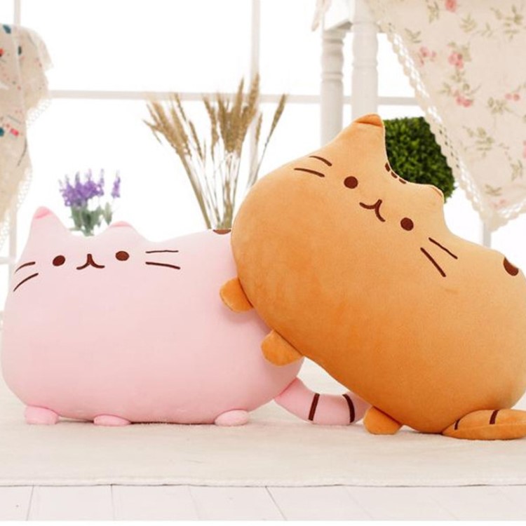 新款貓咪抱枕 餅干貓毛絨公仔 靠墊沙發抱枕兒童節禮物定制批發