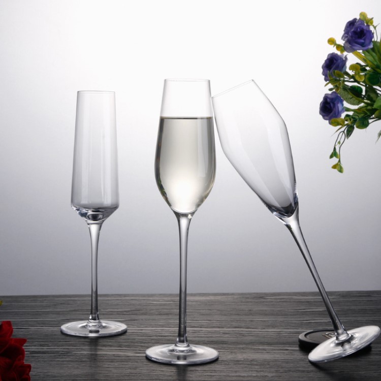 星然 廠家直供創意酒杯玻璃200ml高腳杯時尚 夏季特賣logo印刷