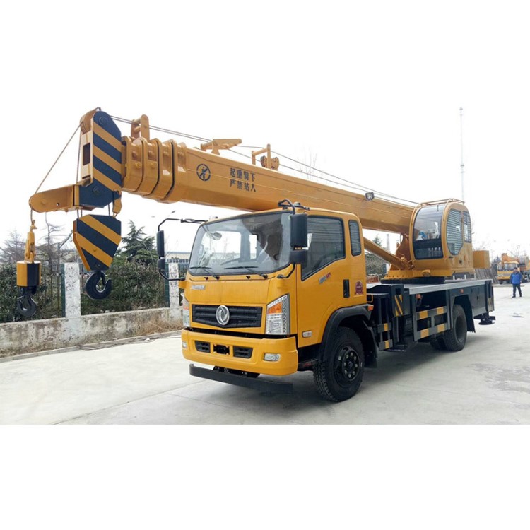 加工定制16噸東風(fēng)底盤吊車 建筑工地專用吊車 液壓雙節(jié)腿 6條支腿