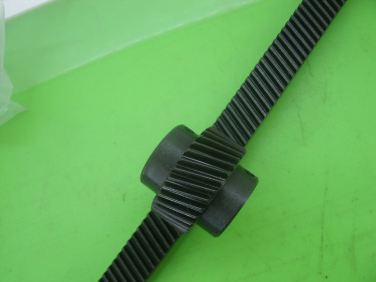 1模精密鋼斜齒輪齒條15*15*400MM帶有安裝孔