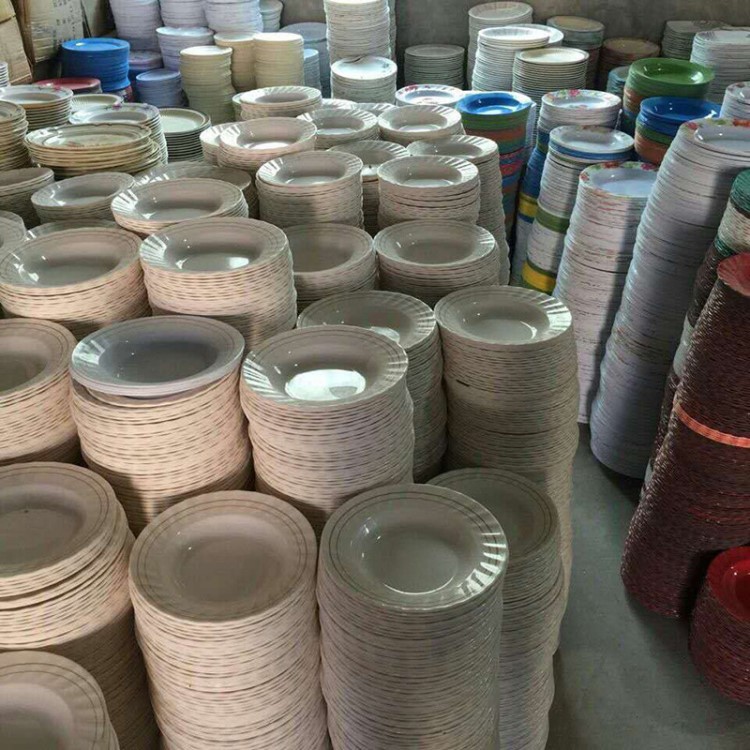 密胺餐具大量庫存 A large inventory of melamine tableware定制