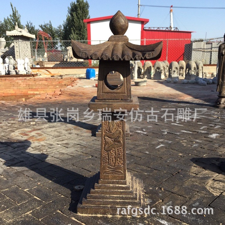 雄县厂家直销仿古雕刻日式地灯石雕荷花龙柱石灯寺庙建筑摆件