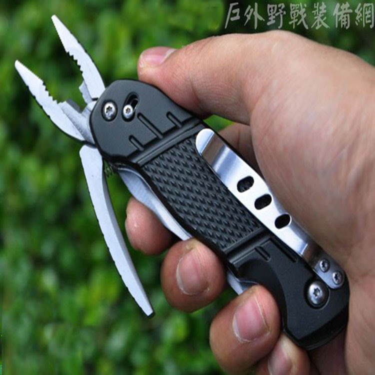 【廠家直銷】戶外多功能野營刀具 多用組合工具鉗 萬用刀鉗子帶燈