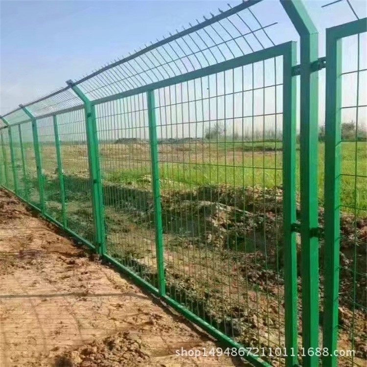 江蘇蘇州無錫常熟宜興框架護(hù)欄 南通公路護(hù)欄網(wǎng) 生態(tài)園用圍網(wǎng)